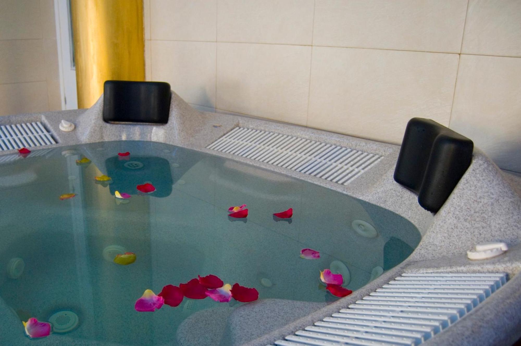 Hotel Agua Viva Eco H Wellness Castro Urdiales Exterior foto